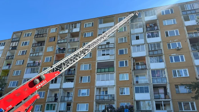 Požiar v Košiciach. Plamene zachvátili byt na ôsmom poschodí