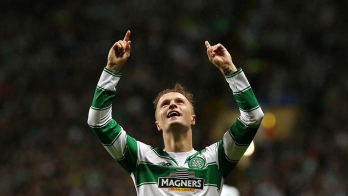 Hráč Celticu Glasgow Leigh Griffiths sa raduje z gólu.