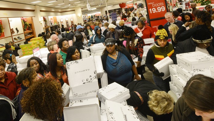 Black Friday v Amerike. Ľudia sa tlačili v obchodoch.