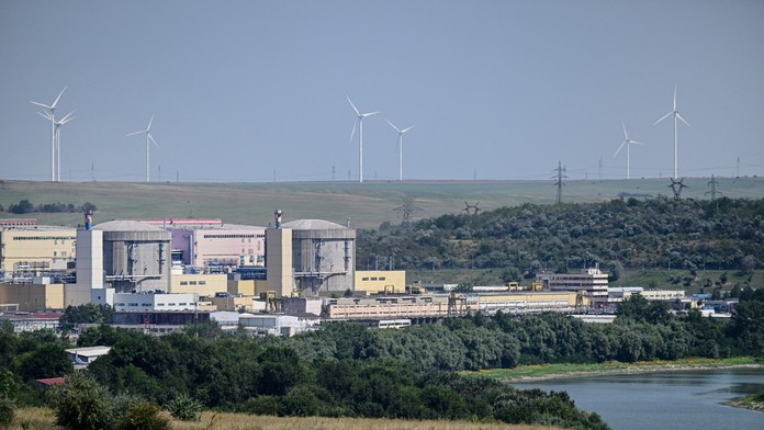 Rumunsko prišlo o pätinu elektriny: Pre kriticky nízky Dunaj kompletne odstavili jadrovú elektráreň Cernavoda