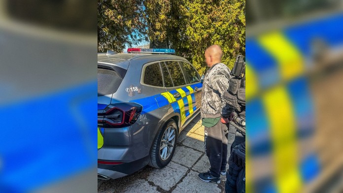 Útočník mal dvakrát bodnúť svojho strýka. 