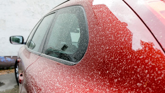 Saharský prach zavalí Slovensko aj Európu. Už pokrýva zvyšky snehu, obloha môže zmeniť farbu