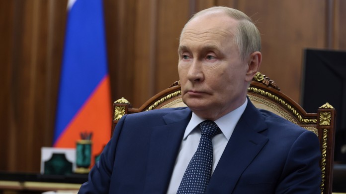 Putin tvrdí, že je pripravený na stretnutie so Zelenským. Má však jednu podmienku