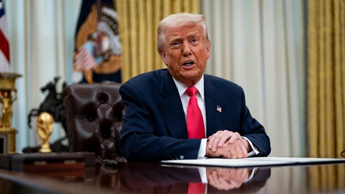 Trump obracia svoju pozornosť na Rusko, prvýkrát spomenul rozsiahle sankcie