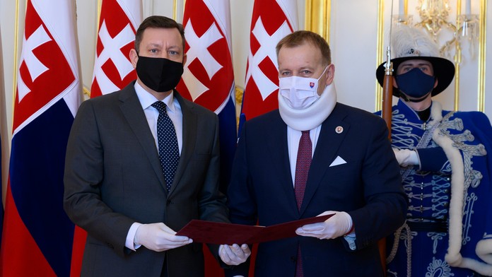 Lenka prehrala boj s COVID-om.