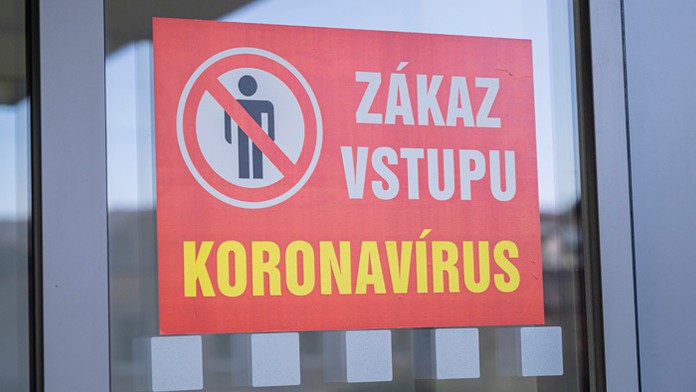 Nápis na COVID oddelení v Nemocnici Poprad.