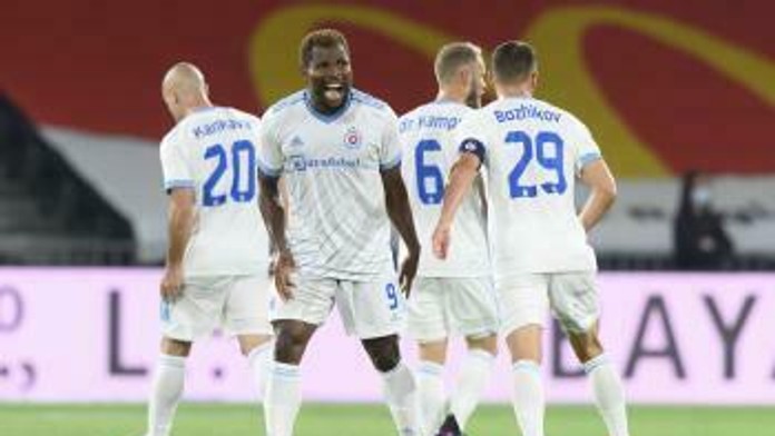 Oslava gólu Slovanu Bratislava.