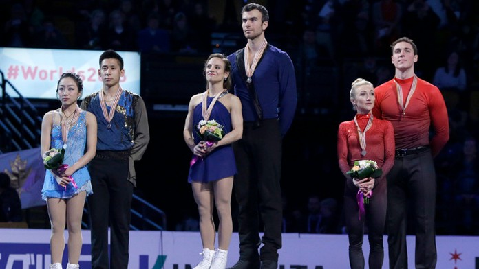 V strede majstri sveta v športových dvojiciach Meagan Duhamelová a Eric Radford.