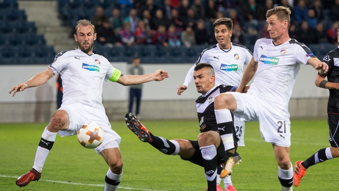 Zakázaná láska - Nihal (Hazal Kaya)