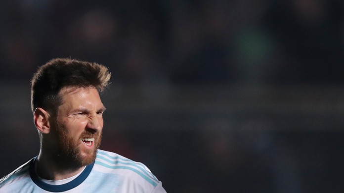 Uruguajčan Edinson Cavani reaguje po príprave proti Paname.