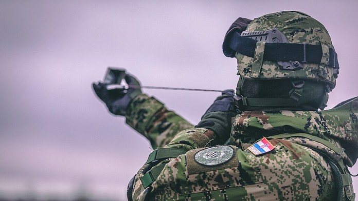 Boja sa nepokojov vo svete. Európska krajina znovu zavádza povinnú vojenskú službu