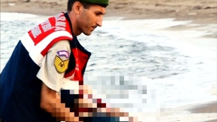 Rodičia chceli pre chlapčeka lepší život. Utopil sa v mori