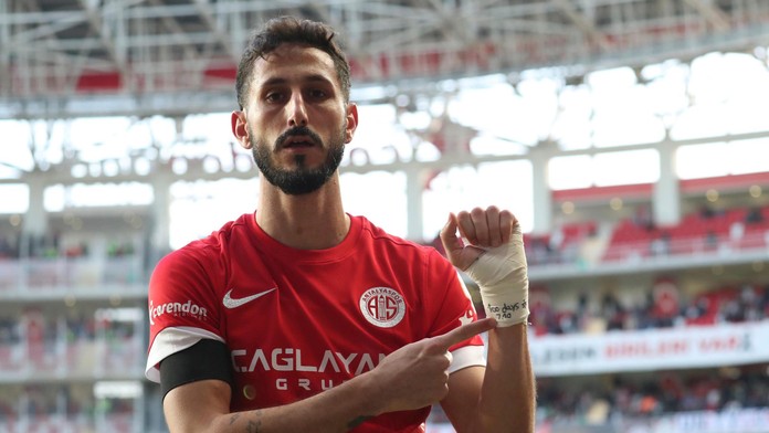 V Turecku po zápase zadržali izraelského futbalistu. Dôvodom je gesto po strelenom góle