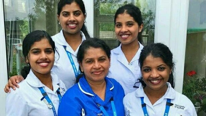 Štvorčatá aj s matkou pracujú ako zdravotné sestry