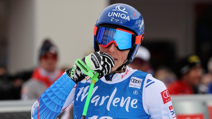 Alpská lyžiarka Federica Brignoneová reaguje v cieli super-G v La Thuile.