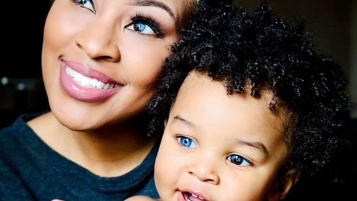 Syn s heterochórmiou.