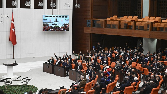 Turecký parlament ratifikoval vstup Švédska do NATO