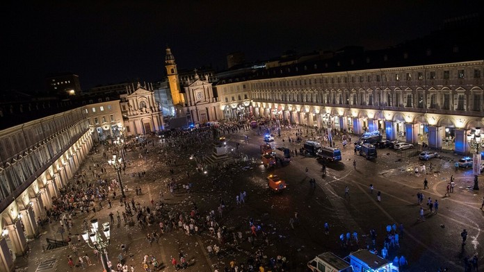 Incident sa stal na námestí Piazza San Carlo.