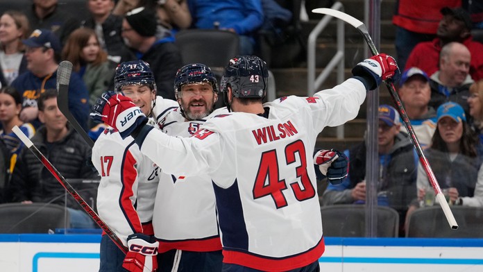 VIDEO: Alexander Ovečkin opäť stiahol rekord Waynea Gretzkého. Bodoval aj Martin Fehérváry