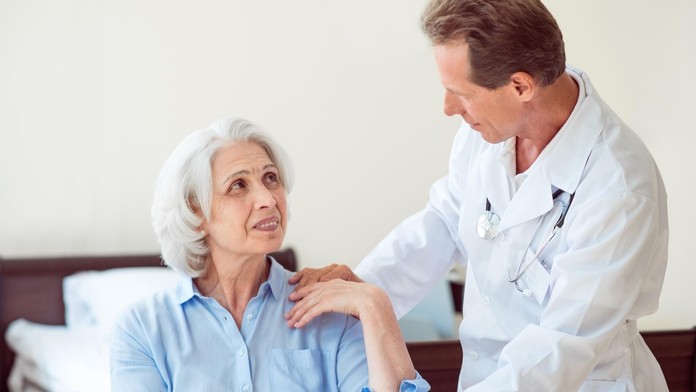 Starnutie, seniorka (ilustračná snímka)