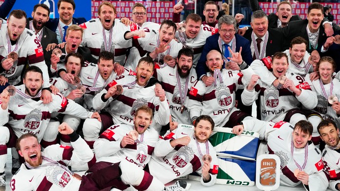 Škvrna na historickom úspechu. Lotyšská hokejová reprezentácia čelí trestnému oznámeniu
