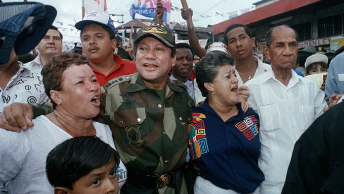 Generál Manuel Antonio Noriega na archívnej snímke z 2. mája 1989.