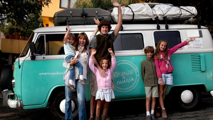 Argentínska rodina dokončila 6-mesačnú púť za pápežom v USA v starej dodávke.