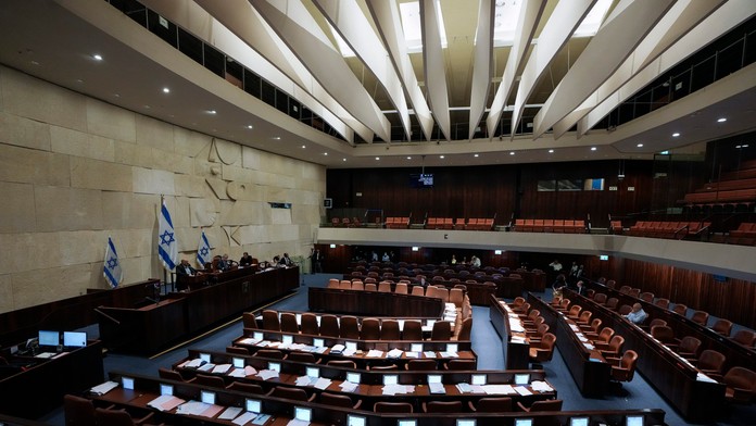 Izraelský parlament odhlasoval svoje rozpustenie. Krajinu čakajú piate voľby za štyri roky