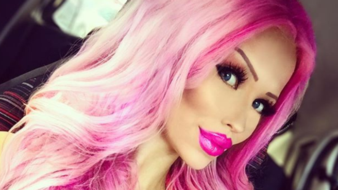 Santa medzi protestujúcimi.