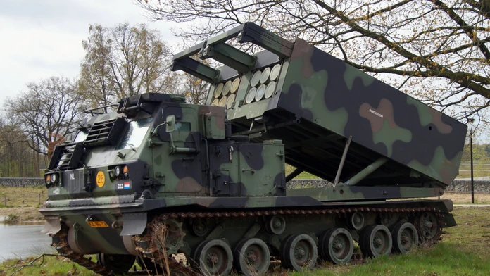 Ukrajinci ho veľmi chcú, no USA majú výhrady. Zbraňový systém MLRS môže zamiešať karty vo vojne proti Rusku