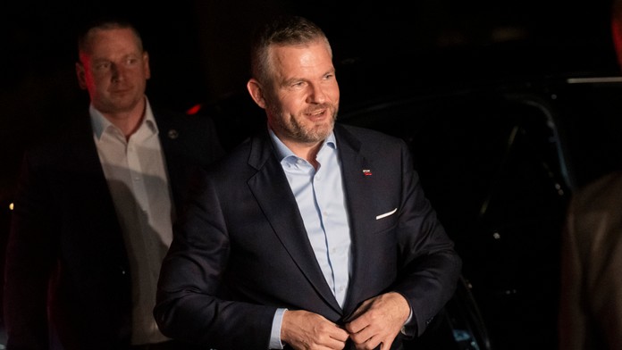 Peter Pellegrini počas príchodu do svojej volebnej centrály