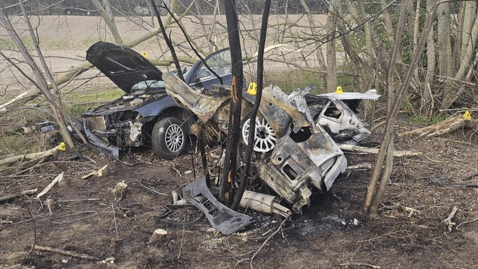 Auto plné mladých skončilo v plameňoch. 16-ročné dievča je medzi obeťami
