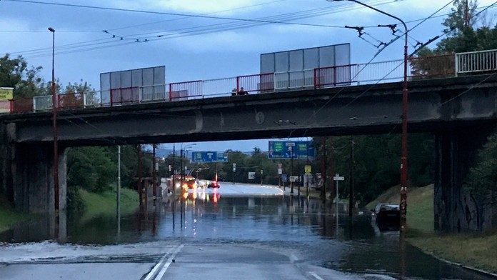 Zatopená Gagarinova ulica.