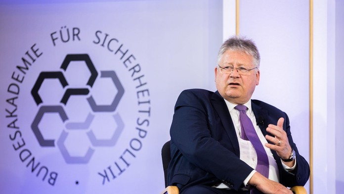 Putin chce odhaliť slabinu NATO. Otestuje spustenie článku 5, tvrdí šéf nemeckej rozviedky