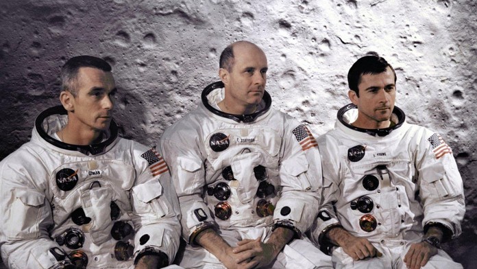 Posádka vesmírnej lode Apollo 10: Eugene A. Cernan, Thomas Stafford a John W. Young 
