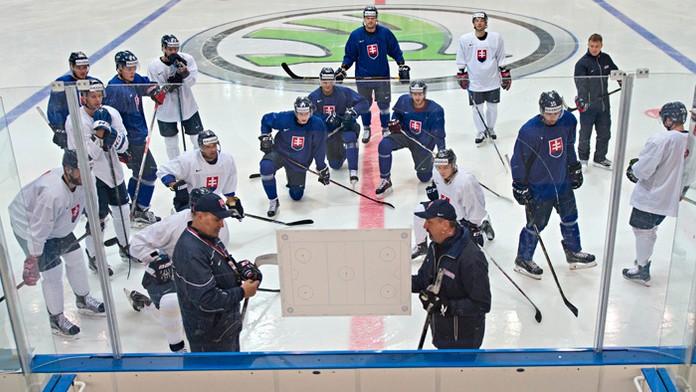 Zdeno Cíger a Ernest Bokroš počas tréningu tímu na Majstrovstvách sveta. 