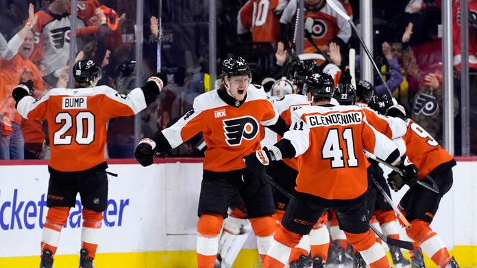 Philadelphia ukončila sezónu Pittsburghu. Montreal krok od postupu