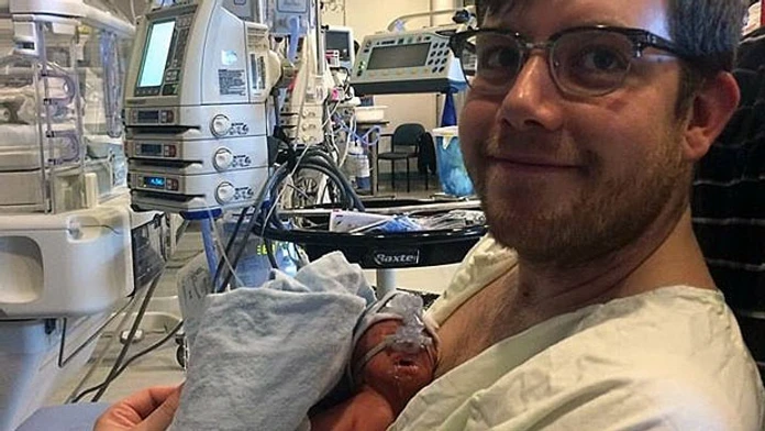 baby-iver-was-born-on-saturday.jpg