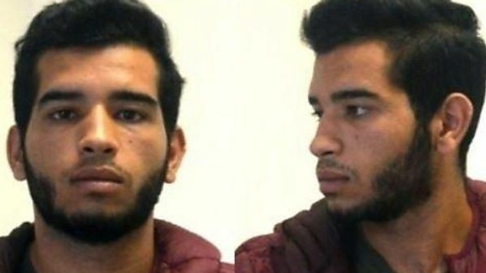 Tenista Kei Nišikori na tlačovke pred Australian Open.