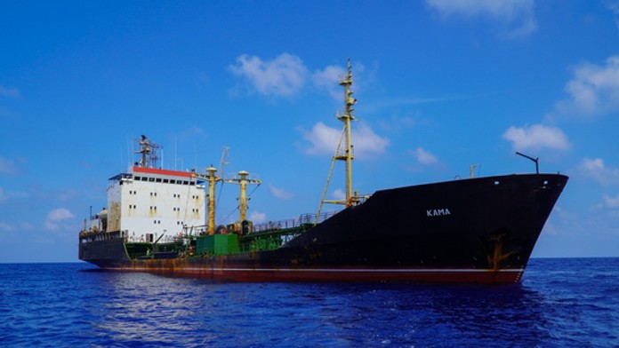 Putin prekabátil Západ, na jeho tieňovú flotilu sú sankcie prikrátke. Neustále sa rozširuje a produkuje zisk