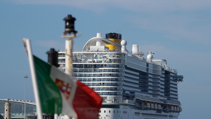 Na výletnej lodi v Taliansku uviazli pre koronavírus turisti