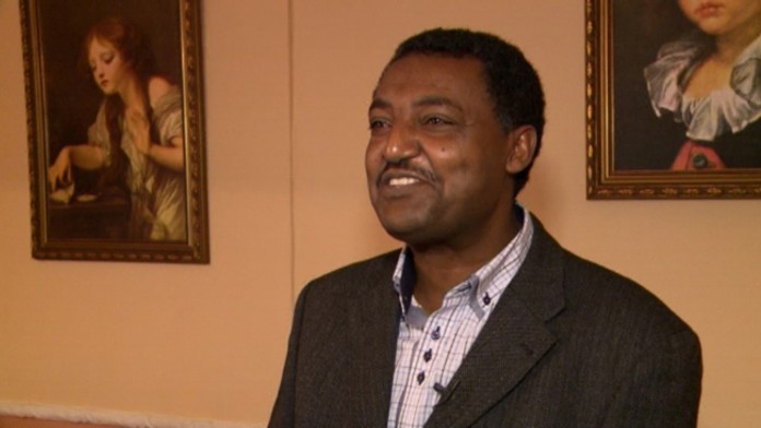 Tadesse Kumsa - kandidát na starostu obce Teplička nad Váhom.