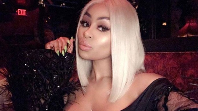 Švagrinej Kim Kardashian "uniklo" sexvideo. Na jej výkone v posteli sa smeje celý internet