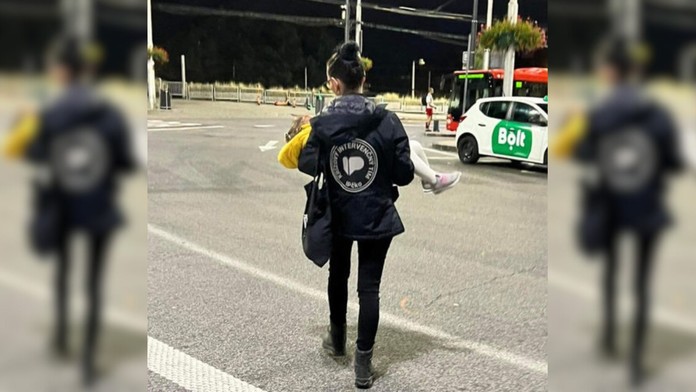 Dievčatko už nedokázalo pokračovať. 