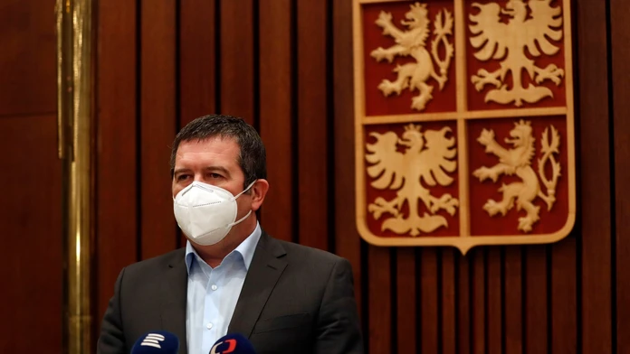 Český minister vnútra Jan Hamáček odpovedá na otázky novinárov po prílete z Moskvy.