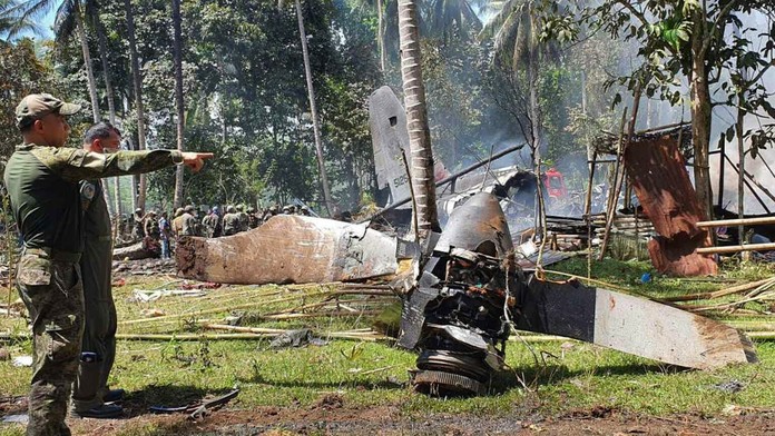 Trosky havarovaného lietadla.