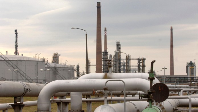 EÚ pomôže obnoviť dodávky ropy cez ropovod Družba. Opravy by mali skončiť o jeden a pol mesiaca