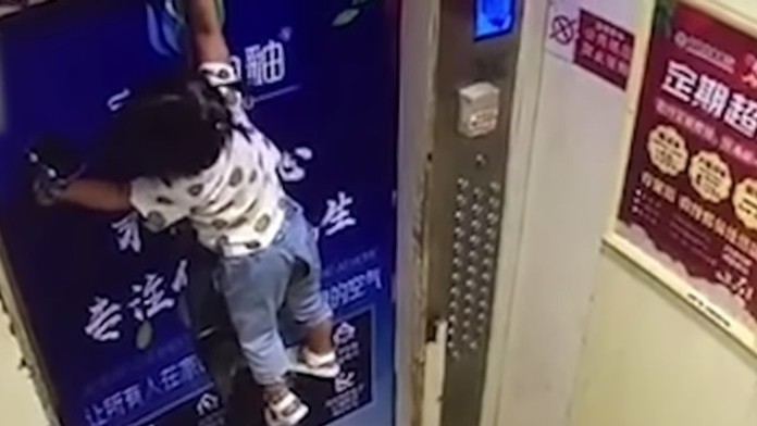 Miley si mení účesy podľa nálady