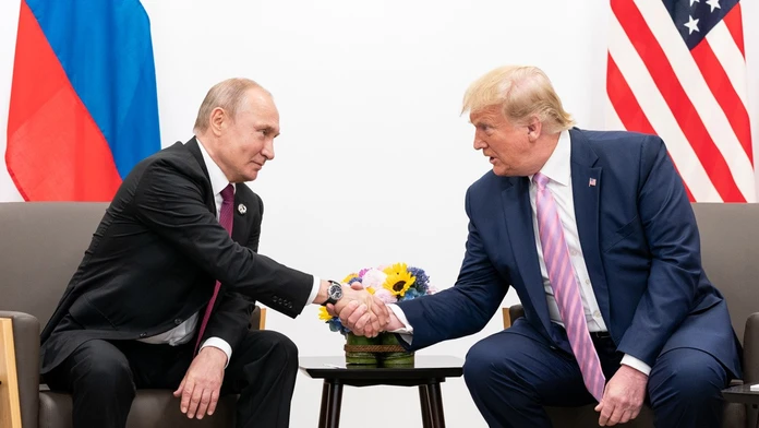 Trump bol agentom KGB s krycím menom Krasnov, tvrdí bývalý šéf kazašskej tajnej služby