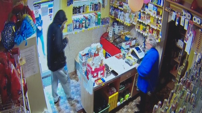 Muž prepadol večierku v Handlovej.